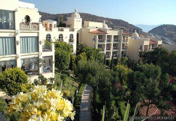 Fiesta Americana Hacienda Ixtapan De La Sal Eksteriør bilde Residential buildings in Glyfáda