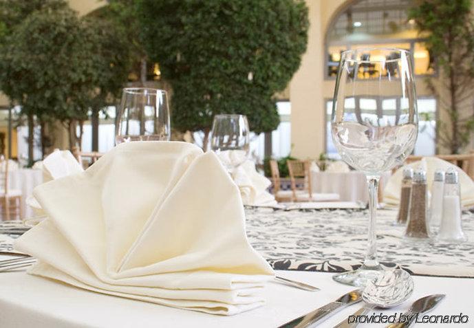 Fiesta Americana Hacienda Ixtapan De La Sal Eksteriør bilde A table set for fine dining