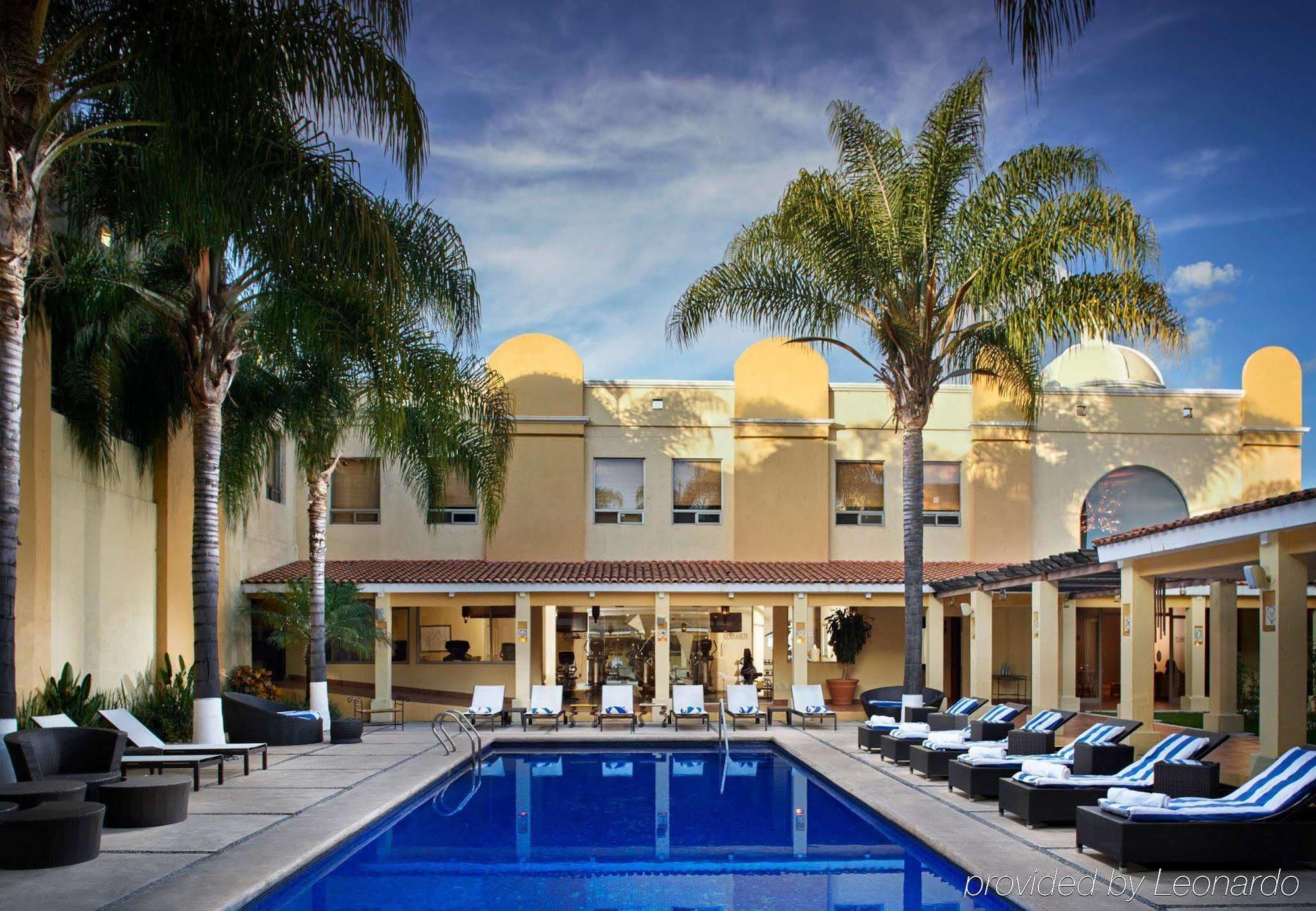 Fiesta Americana Hacienda Ixtapan De La Sal Eksteriør bilde The pool at the hotel