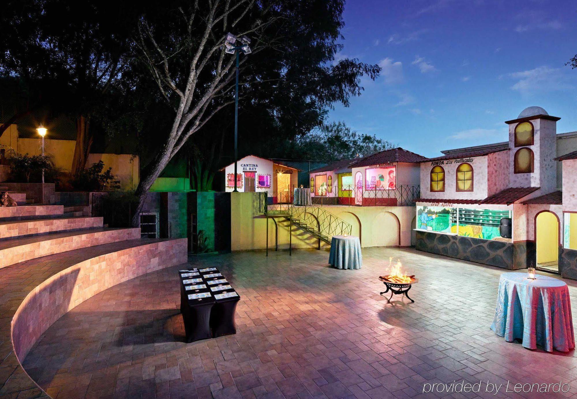 Fiesta Americana Hacienda Ixtapan De La Sal Eksteriør bilde The Village at the Hard Rock Hotel