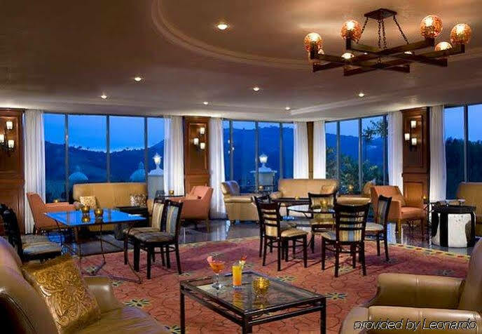 Fiesta Americana Hacienda Ixtapan De La Sal Eksteriør bilde The lounge at the hotel